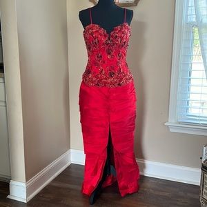 Beautiful Custom Baracci Couture 2-piece Corset and Skirt